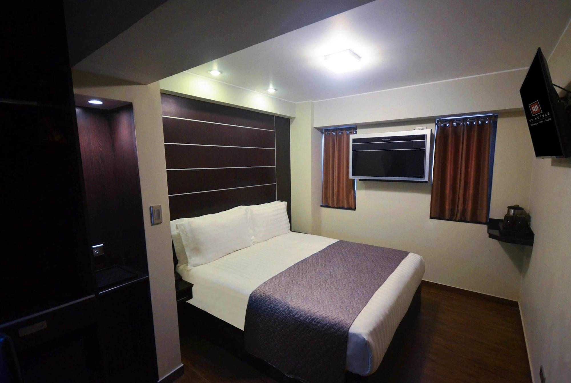 Qp Hotels Trujillo Esterno foto