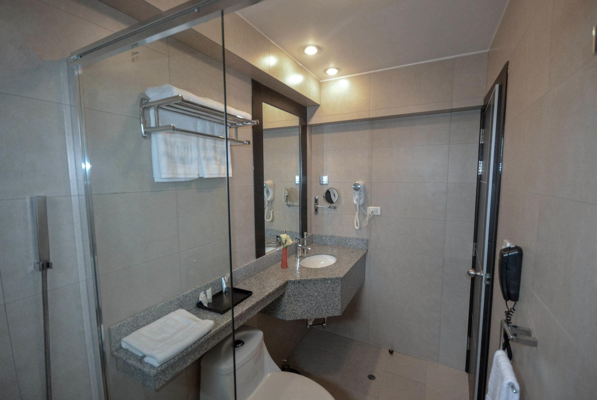 Qp Hotels Trujillo Esterno foto