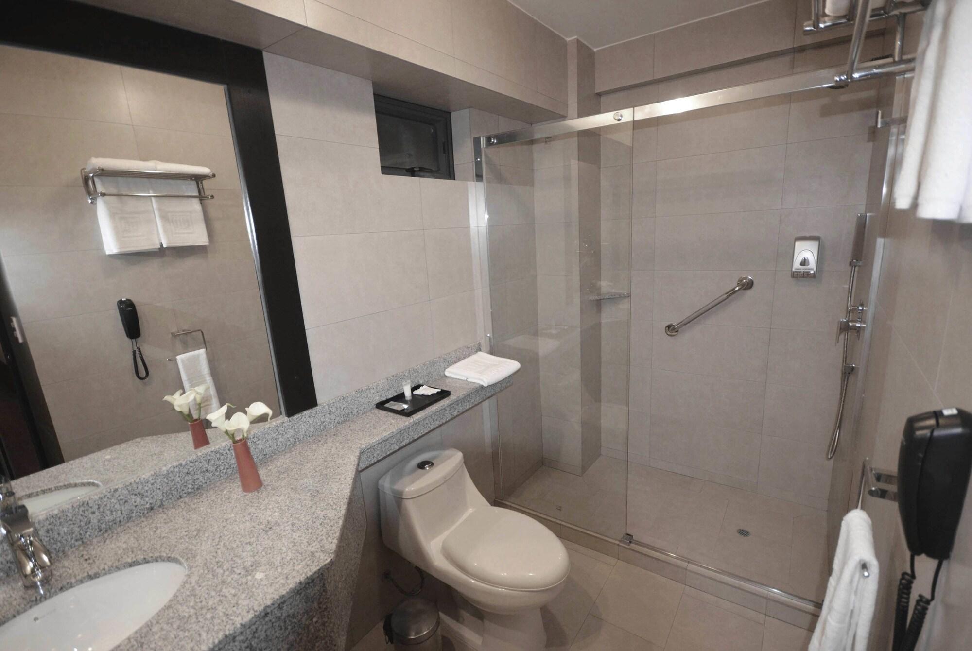 Qp Hotels Trujillo Esterno foto
