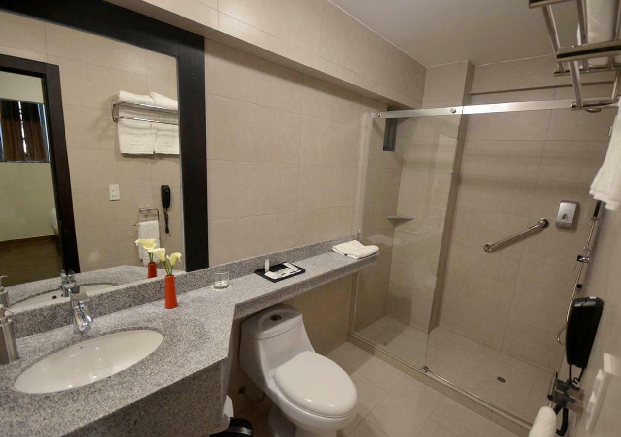 Qp Hotels Trujillo Esterno foto